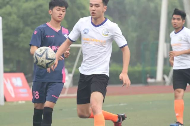 中国U23男足小组赛以平局战平阿联酋，顺利晋级八强